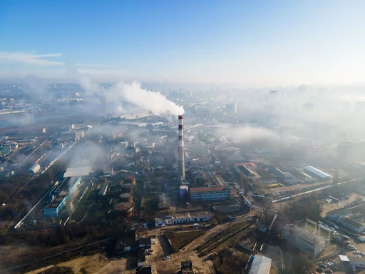 Emisi CO2: Pengertian, Dampak, dan Solusi dengan Energi Surya