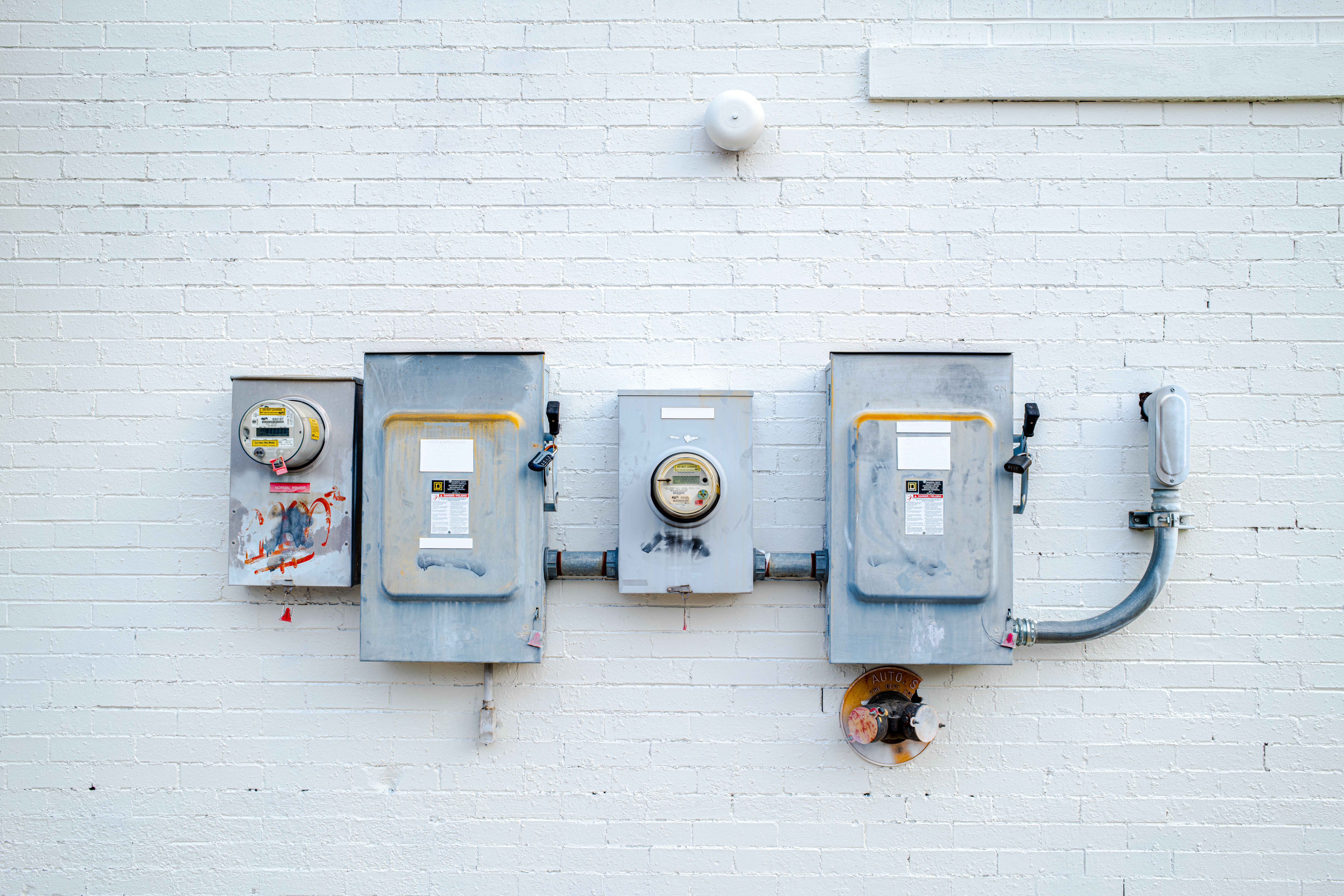 Understanding Electrical Circuit Breakers and Their Role in Electrical Safety